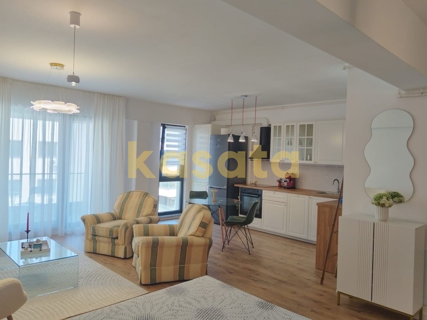 Studio mobilat de închiriat | Ivory | Balcon - Poză 1