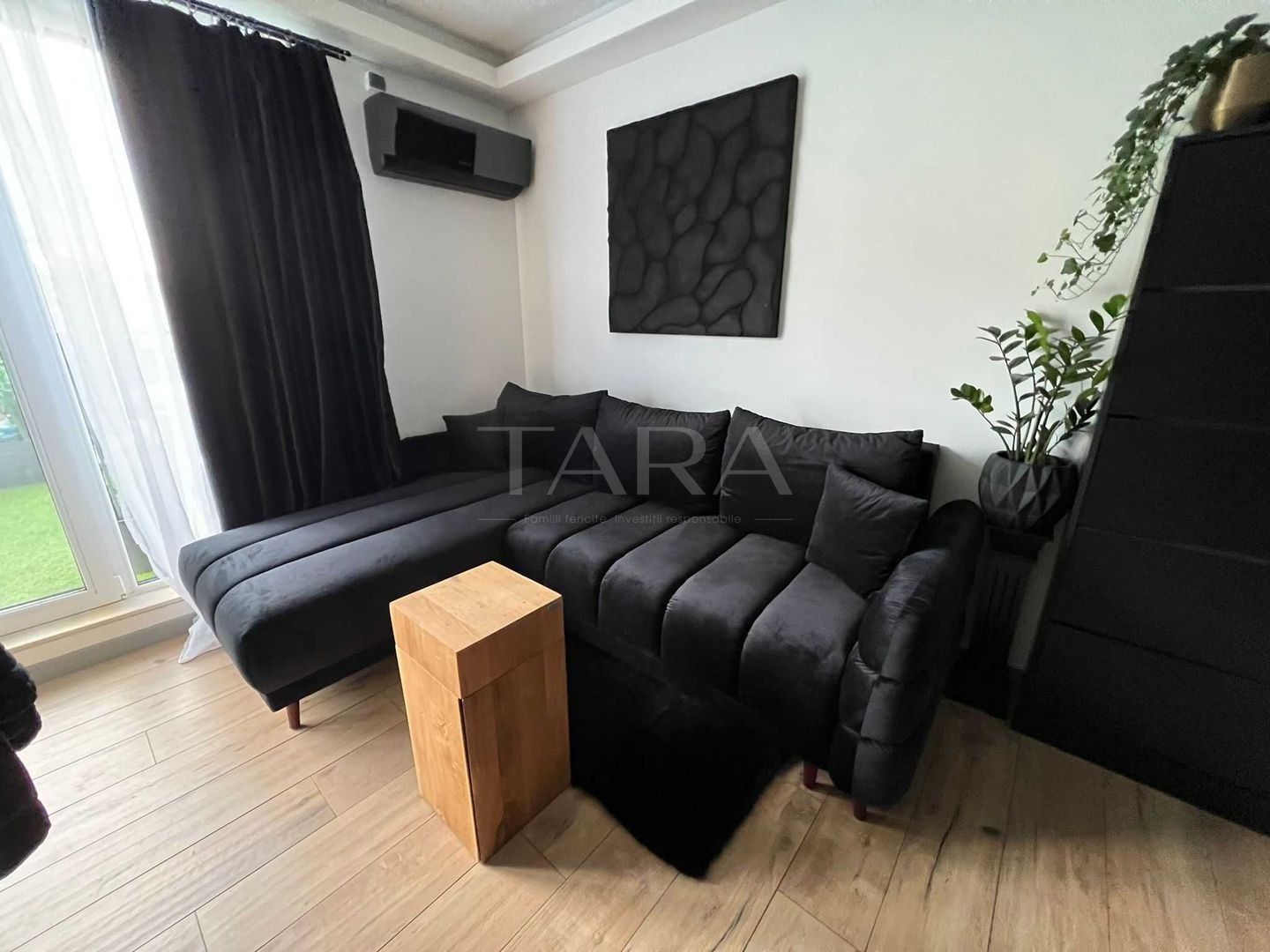 Apartament modern, terasă, parcare subterană, Florești central. - Poză 1