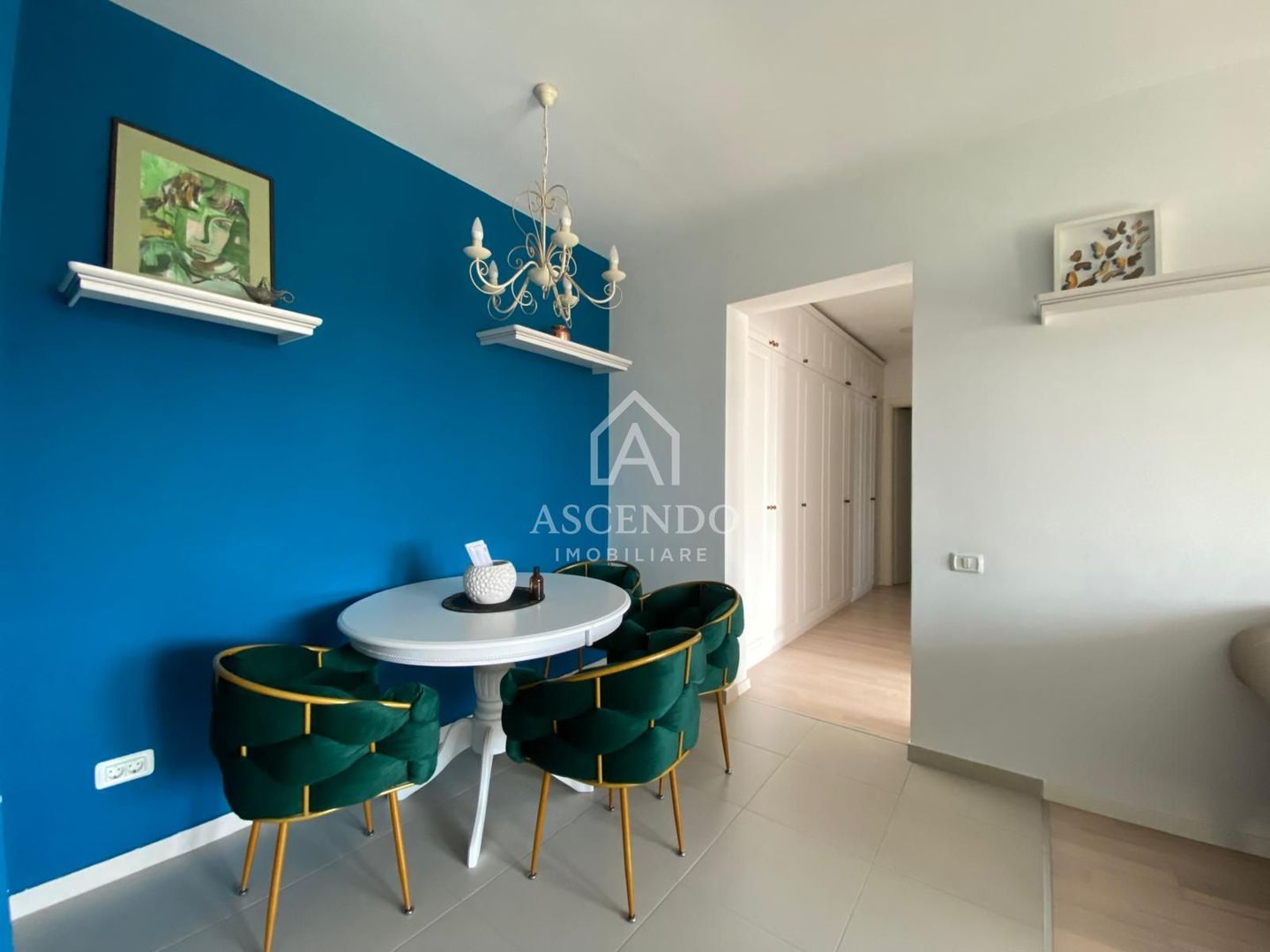 Apartament 3 camere, 2 bai premium mobilat lux , cu parcare inclusă - Poză 4