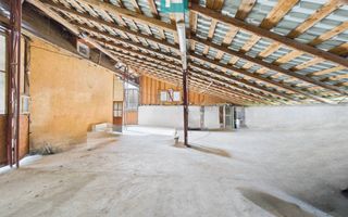 Casă și centru comercial, în localitatea Lazuri - Poză 9