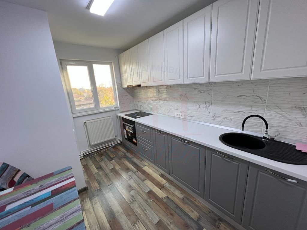 Inchiriem apartament cu 3 camere in centrul orasului, pret 500 euro - Poză 1