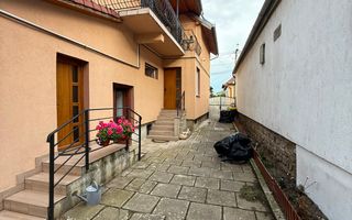 Casă de vânzare 4 camere | Lupeni, Sibiu | 141 mp utili, teren 676 mp - Poză 1