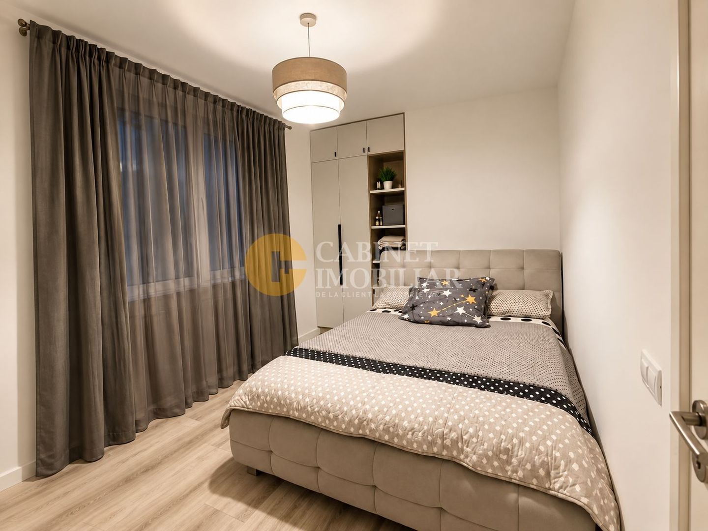 2 camere decomandat - 61mp - mobilat&utilat - ETAJ intermediar - zona Visoianu - Poză 5