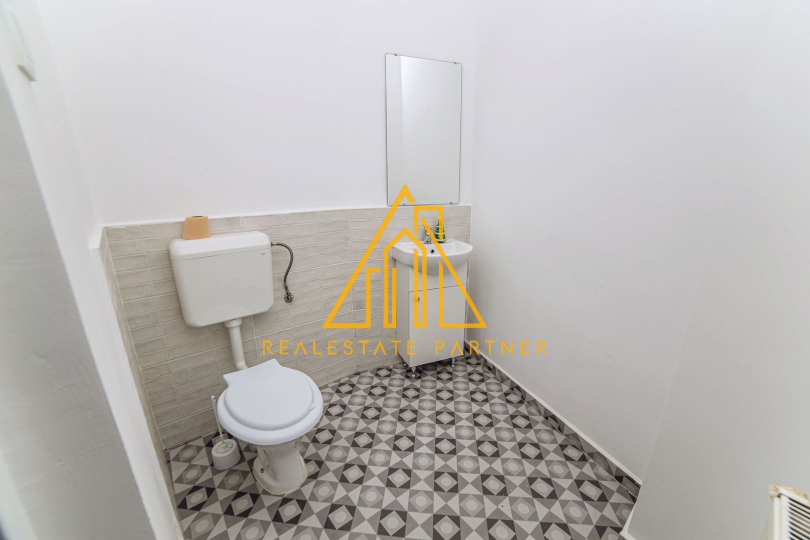 Apartament 4 camere renovat, central, ideal rezidențial sau activitate business - Poză 18