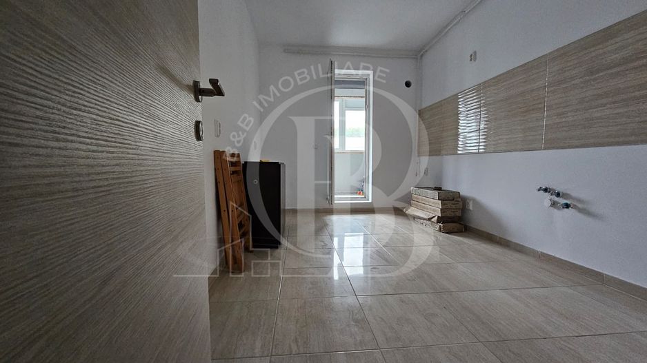 Apartament 3 camere FINALIZAT 100mp Loc parcare inclus - Poză 3