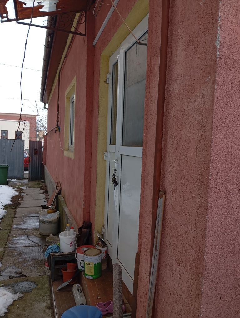 BRASADAS vinde casa 2 cam cu intrare comuna zona CENTRALA. - Poză 4