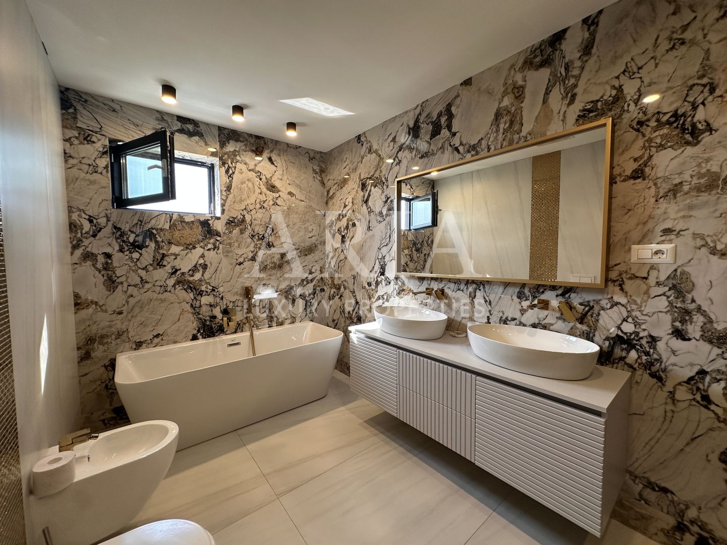 SMART VILLA - POOL - LUXURY GATED COMMUNITY - NEAR THE FOREST - Poză 19