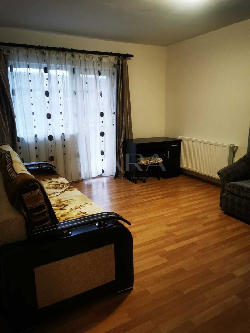 Apartament cu o cameră decomandat în zona Regal. - Poză 2