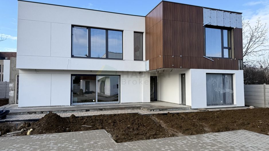 Oportunitate investitie, vila 6 camere - Poză 1