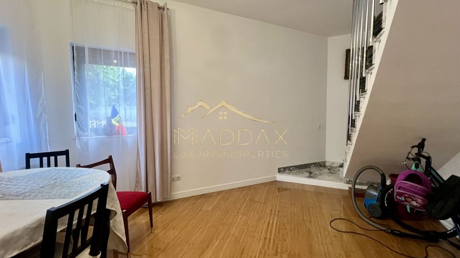 Casa **8 camere** // Domenii - Poză 6