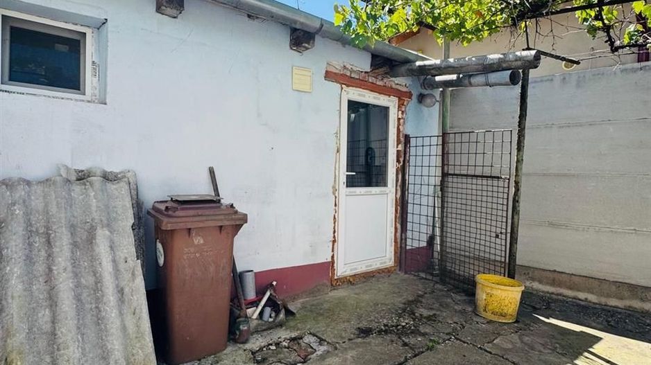 Casa singur in curte Iosia - Poză 8