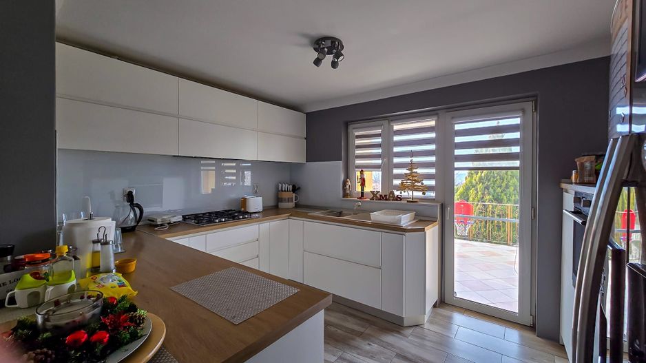 Vila superba | Teren 2300mp | Dealul cu tei | Aninoasa | Doicesti - Poză 11