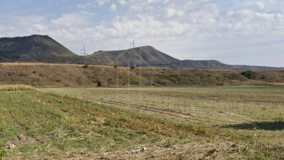 Teren 7.400 mp, deschidere 40 m la DN11, Târgu Trotuș - Poză 3