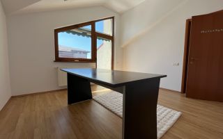 Vila spatioasa 6 dormitoare | gradina | Garaj - Poză 28