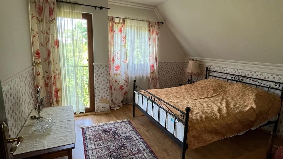 Casă elegantă, spațioasă, ideală pentru familie – Sanmihaiu Roman - Poză 13