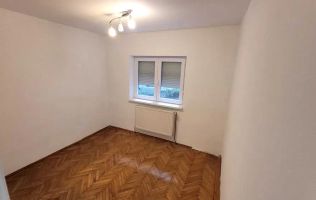 Apartament 3 camere decomandat | Zona Aradului