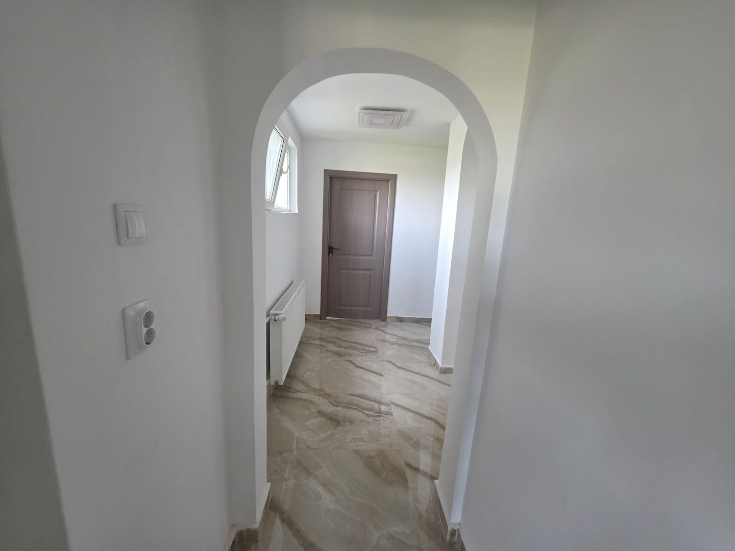 Apartament 2 camere, Bld. Brancoveanu, zona Huedin. - Poză 4