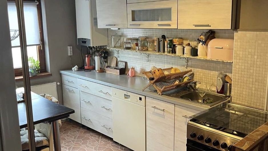 De vanzare apartament cu 3 camere - Poză 3