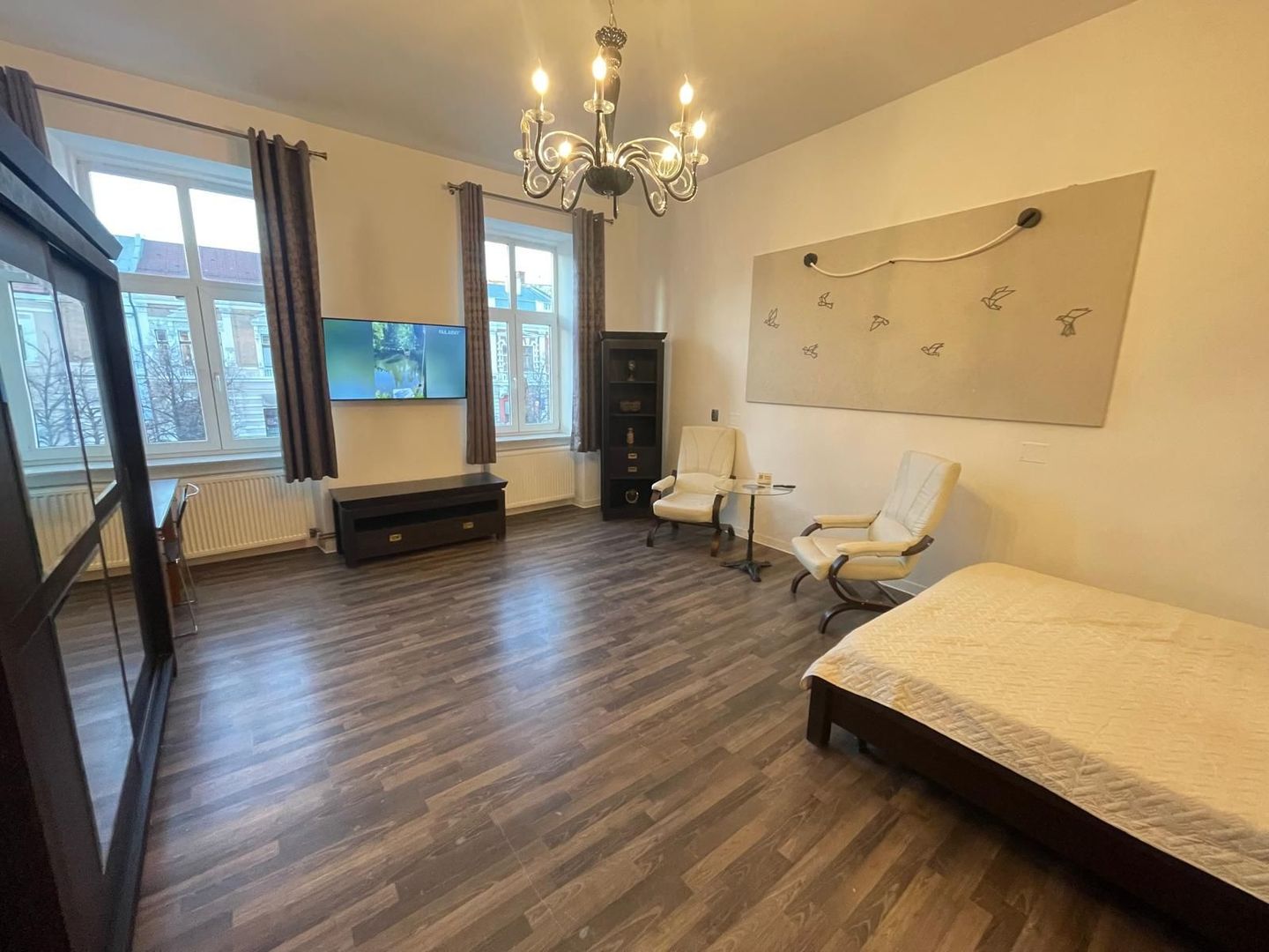 Apartament cu 2 camere | Bulevardul Eroilor | Locație ultracentrală - Poză 3