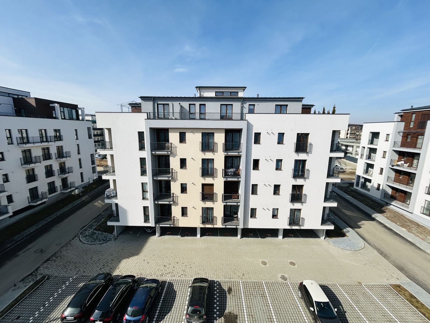 Apartament 2 camere, lift, boxe, garaj, INTABULAT - Sibiu - Poză 1
