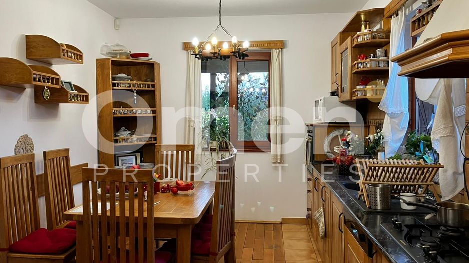 Vilă de închiriat – 260 mp utili, teren 1300 mp, 5 dormitoare, 3 băi, 3 balcoane - Poză 5