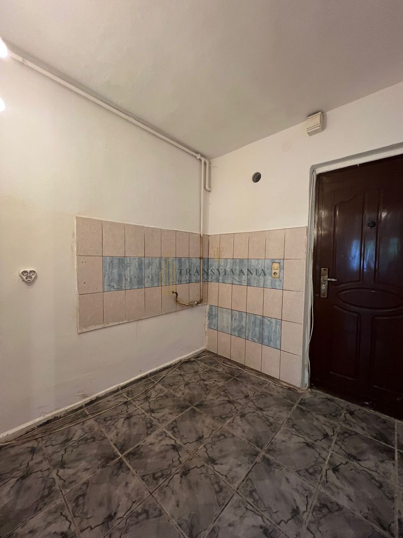 Garsoniera de vanzare, zona centrala - Poză 4