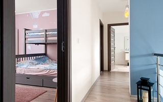 Casă modernă P+1 cu panouri fotovoltaice, complet mobilată și utilată – zona Met - Poză 14
