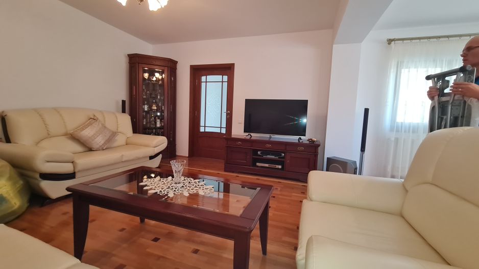 Vila impozanta in zona linistita la 15 minute de capitala! - Poză 15