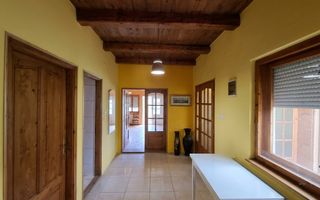 Casă cu doua corpuri de cladire de vânzare în Cornățel (an constructie 2003) - Poză 9