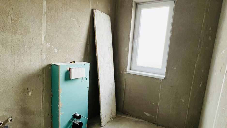 Duplex nou cu 5 camere despartit prin garaj - Dumbravita - Poză 13