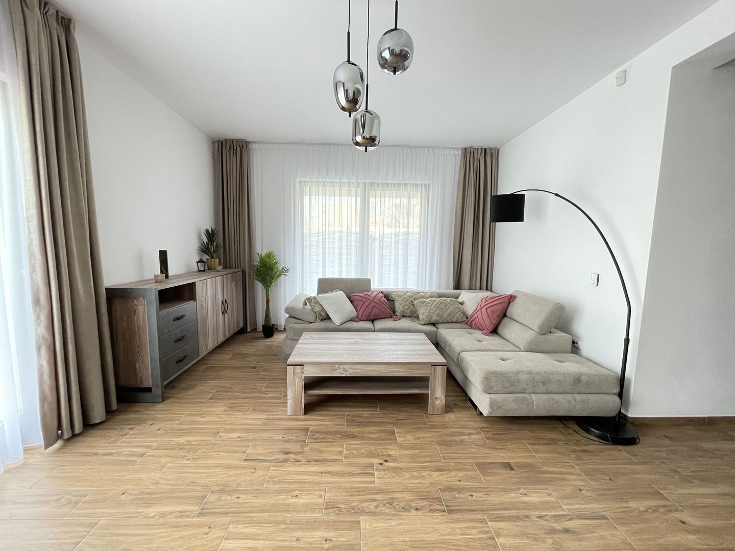 CASA PE PARTER IN ZONA MEHALA - Poză 4