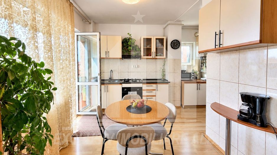 Apartament 4 camere decomandate | 101 mp | 2 bai | Cetate - Piata - Poză 3