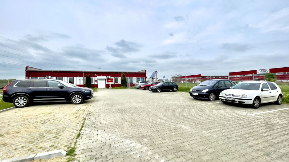 Cladire birouri - spațiu comercial cu parcări în incintă privată - Poză 10