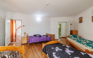 De inchiriat CASA spatioasa si curte proprie Gavana -Alunului - Poză 9