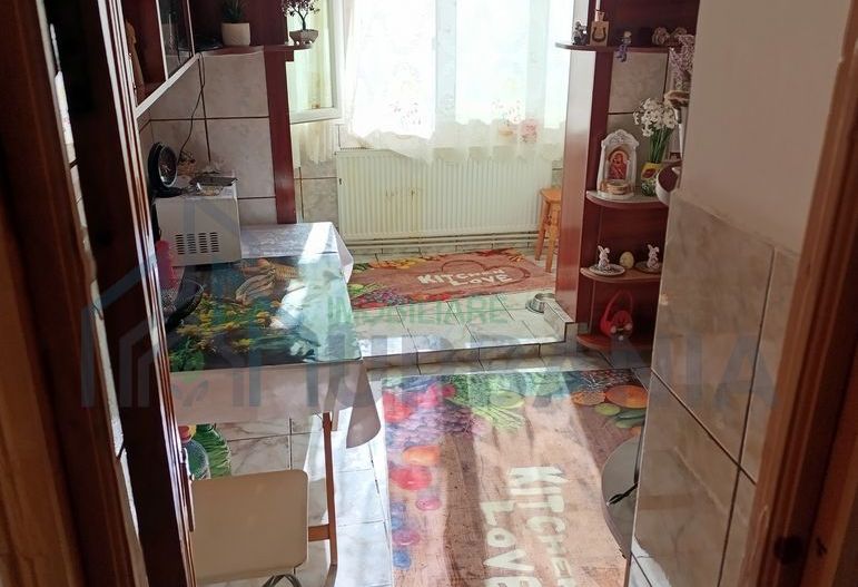 Apartament 3 camere, 68 mp, etaj 2, balcon, bucătărie separată, Tomesti - Poză 3