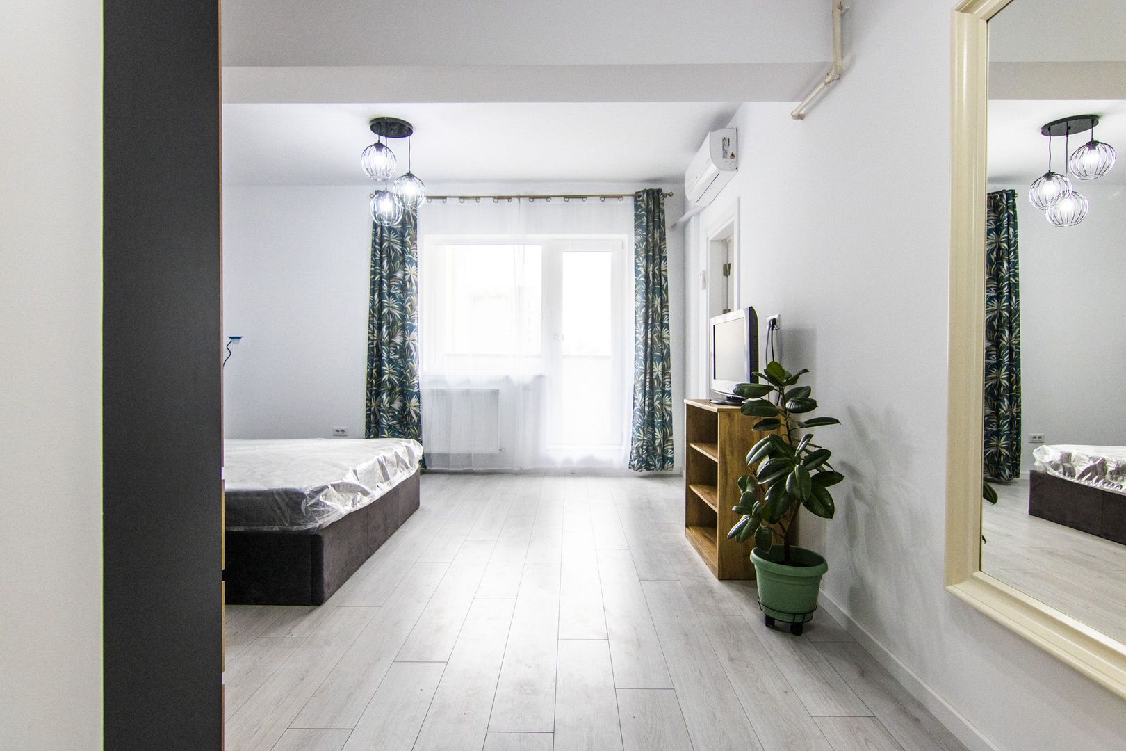 Garsoniera De Inchiriat | langa Metrou | Iuliu Maniu | Mobilata si Utilata - Poză 13