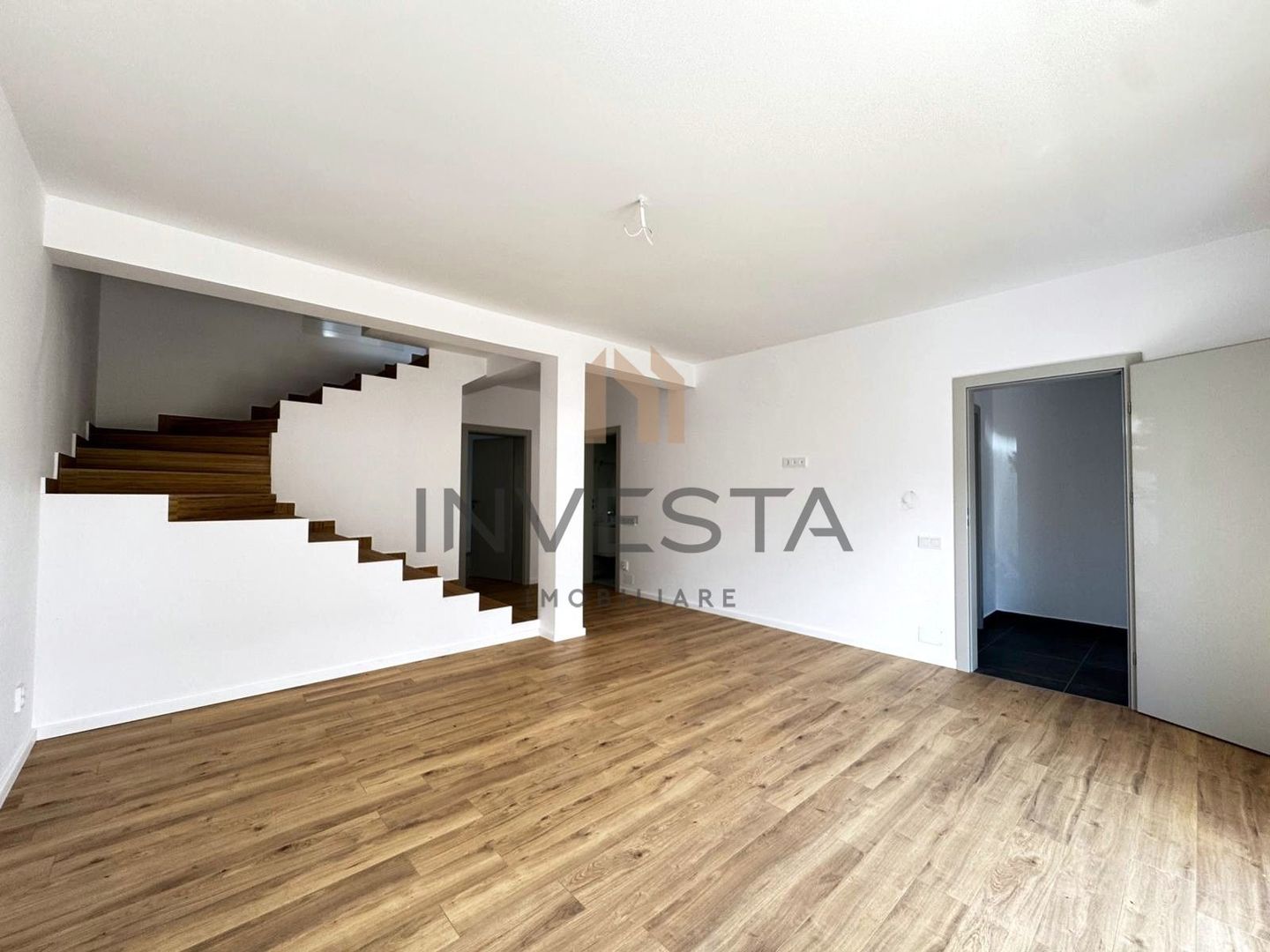 Casa tip duplex de vanzare, constructie noua,curte de 170 mp, Floresti - Poză 1