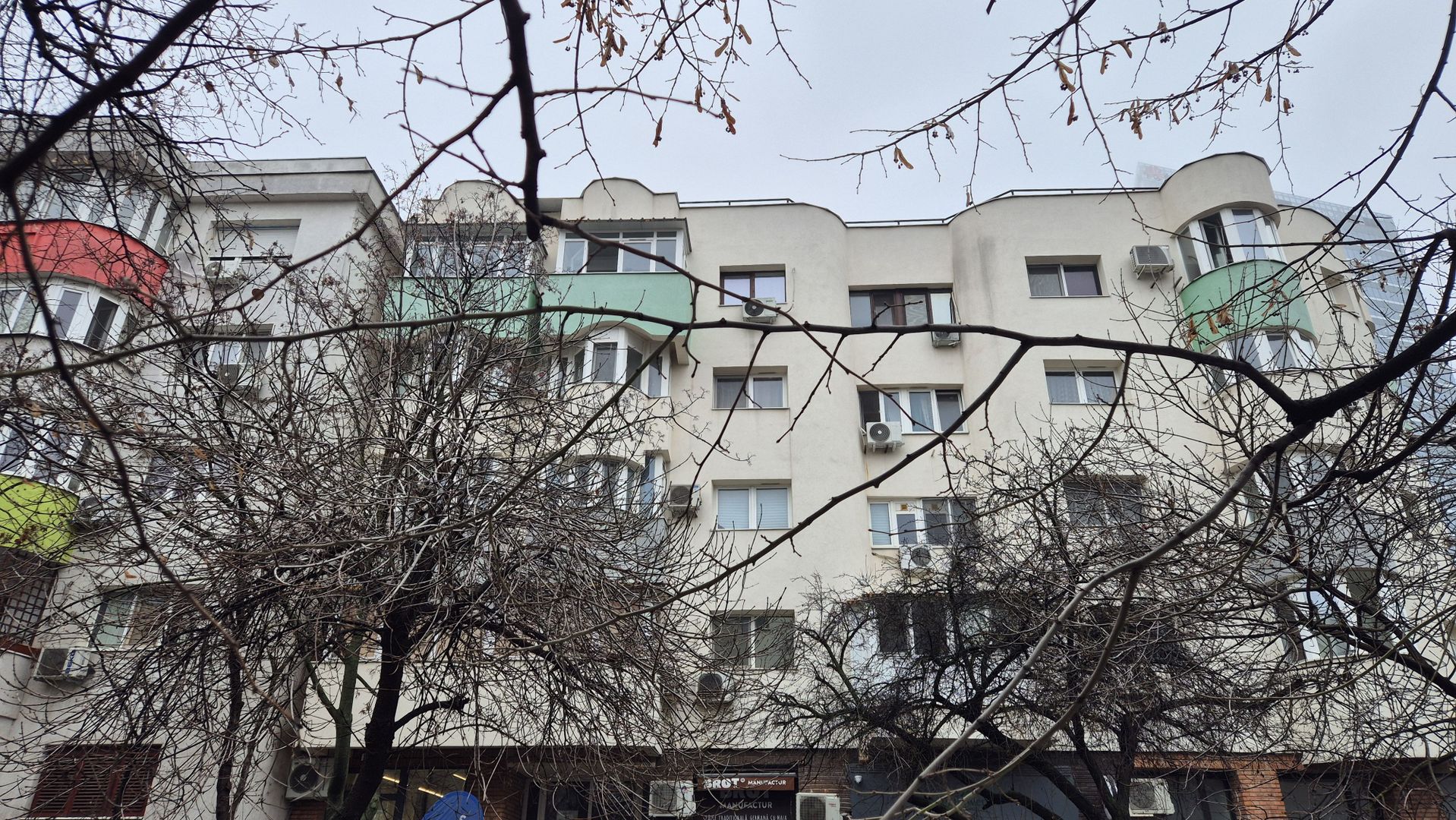 Apartament cu 3 camere 72 mp - bloc 1986 - Aviatiei - Poză 11