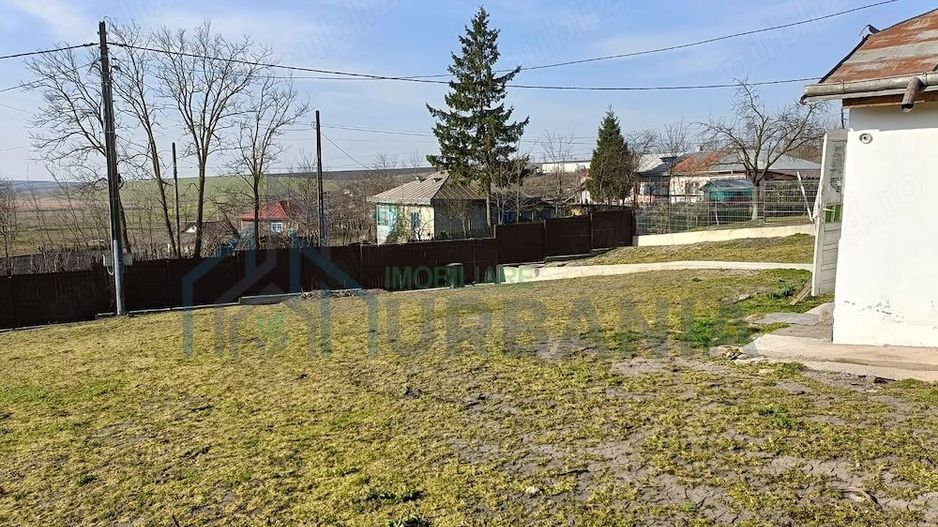 Casă renovată, Romanesti, Iași – 3 camere, 50 mp utili, teren 3240 mp - Poză 9