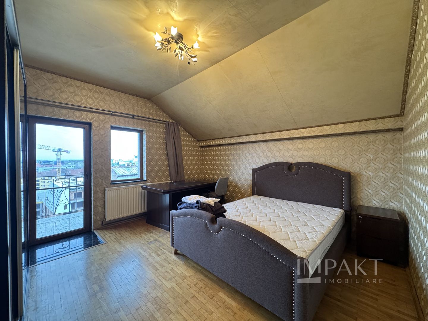 apartament 3 camere 100 mp pe 2 etaje zona Horea central, de închiriat - Poză 12