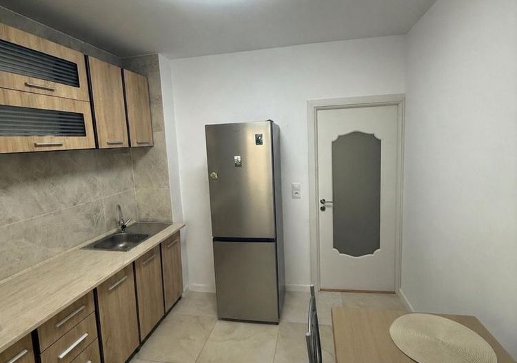 Închiriere Apartament cu 3 camere Titan Ozana, prima inchiriere - Poză 2