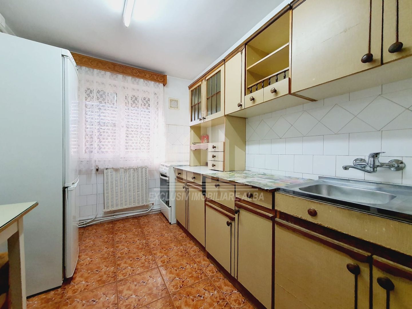 Apartament cu 3 camere decomandate, Cetate - Poză 3
