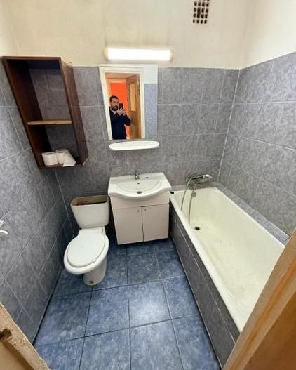 Apartament 3 camere decomandat + boxă – Drumul Taberei – necesită renovare - Poză 1