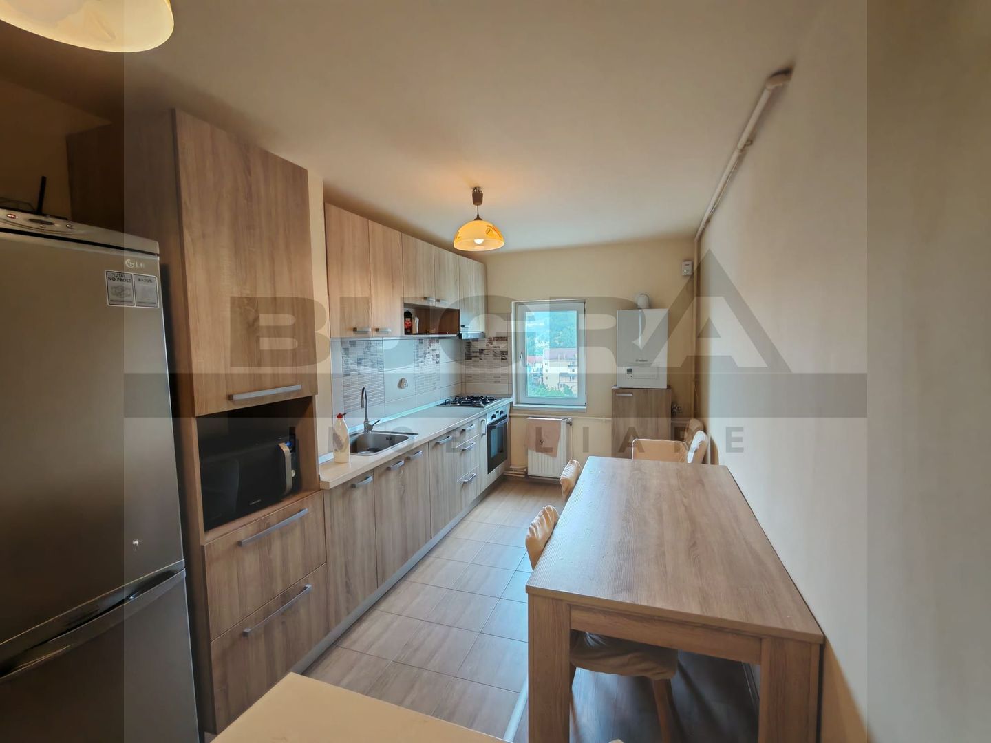 Apartament de 4 camere, decomandat, 79mp, parcare, zona BIG - Poză 1