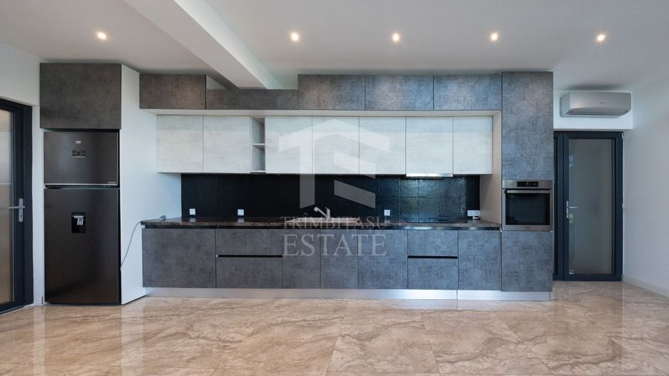 Sanpetru ,Subcetate-Casa 4 camere,3 bai+480 mp teren - Poză 6