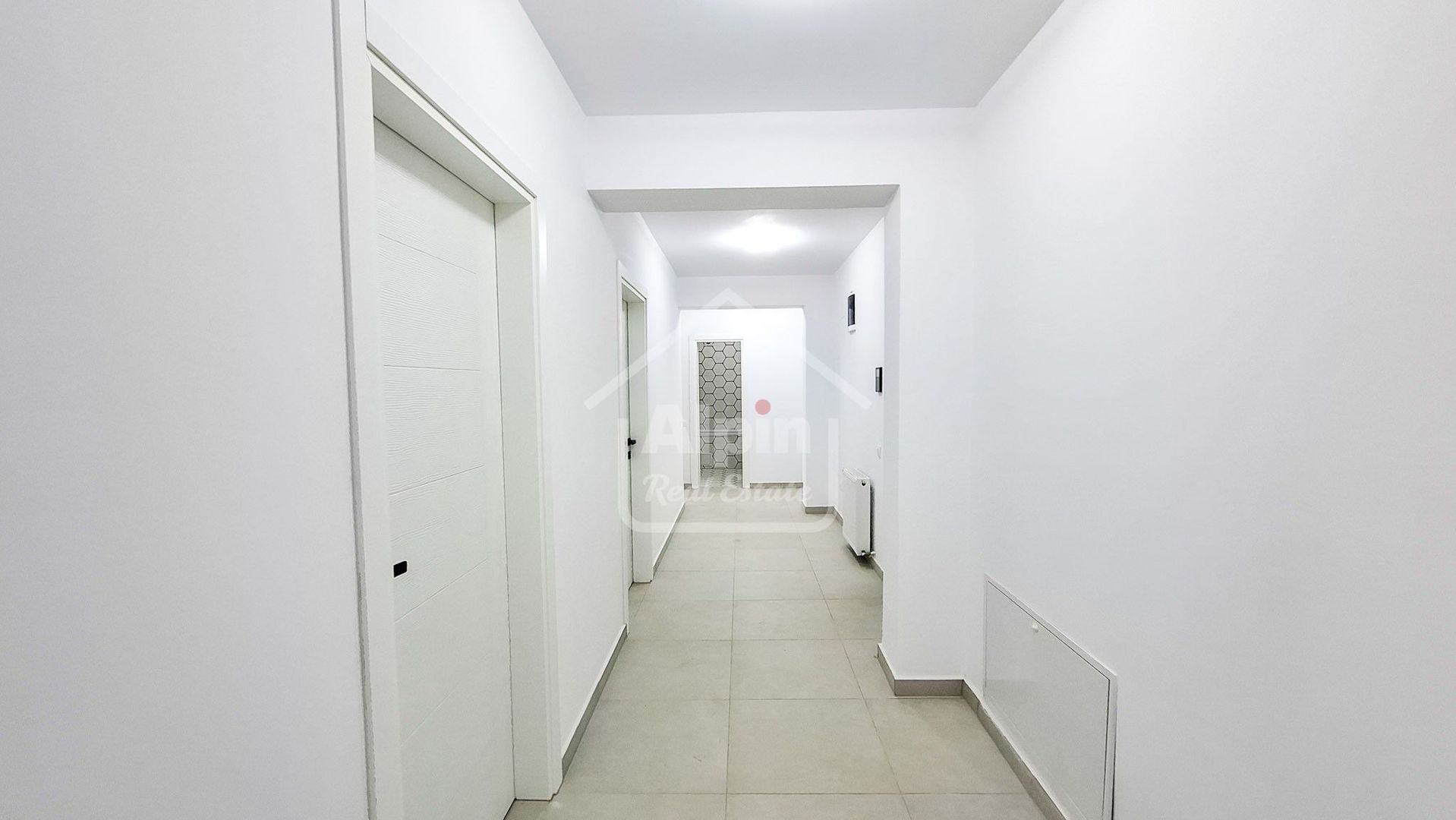 Suprafata Generoasa Finalizat I Tractorul Coresi - Poză 13