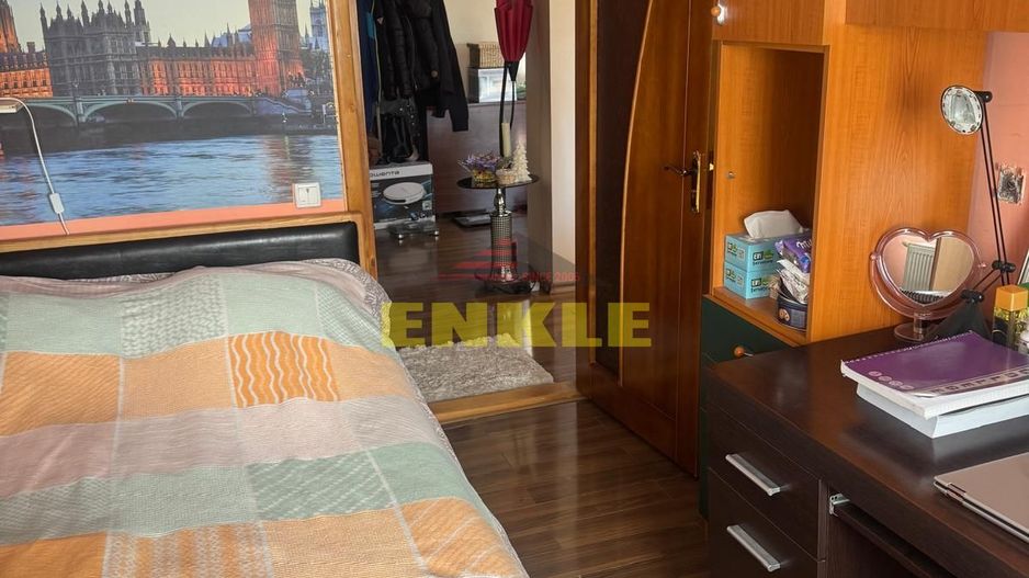 De vanzare apartament cu 3 camere,  zona Liceului Mihai Eminescu - Poză 6