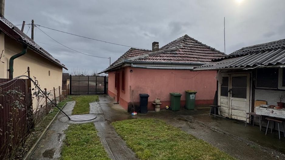 Casa de vanzare zona Sacadat - Poză 6