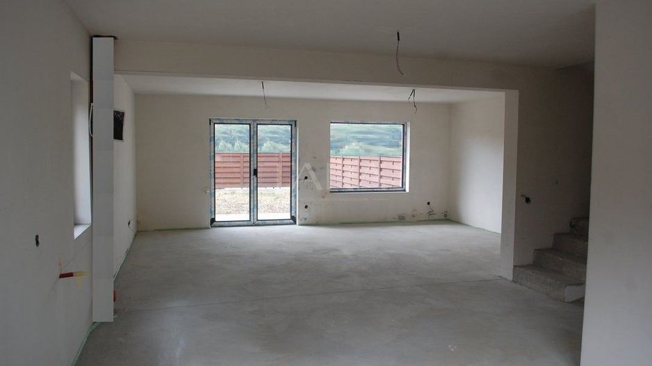 Casa 5 camere, zona Europa - Poză 2