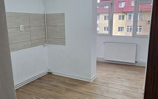 Apartament 3 camere decomandat, renovat, etaj 4, Str. Clopotari nr. 35, Nicolina 2, Iași - Poză 4